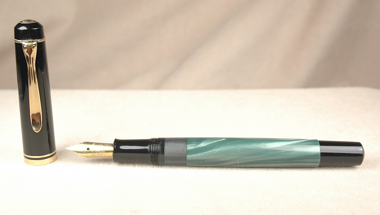 Pre-Owned Pens: 6534: Pelikan: M200